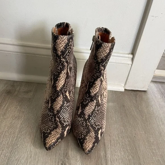 Jessica Simpson Snake Print Heeled Boots size 9 - Picture 8 of 8